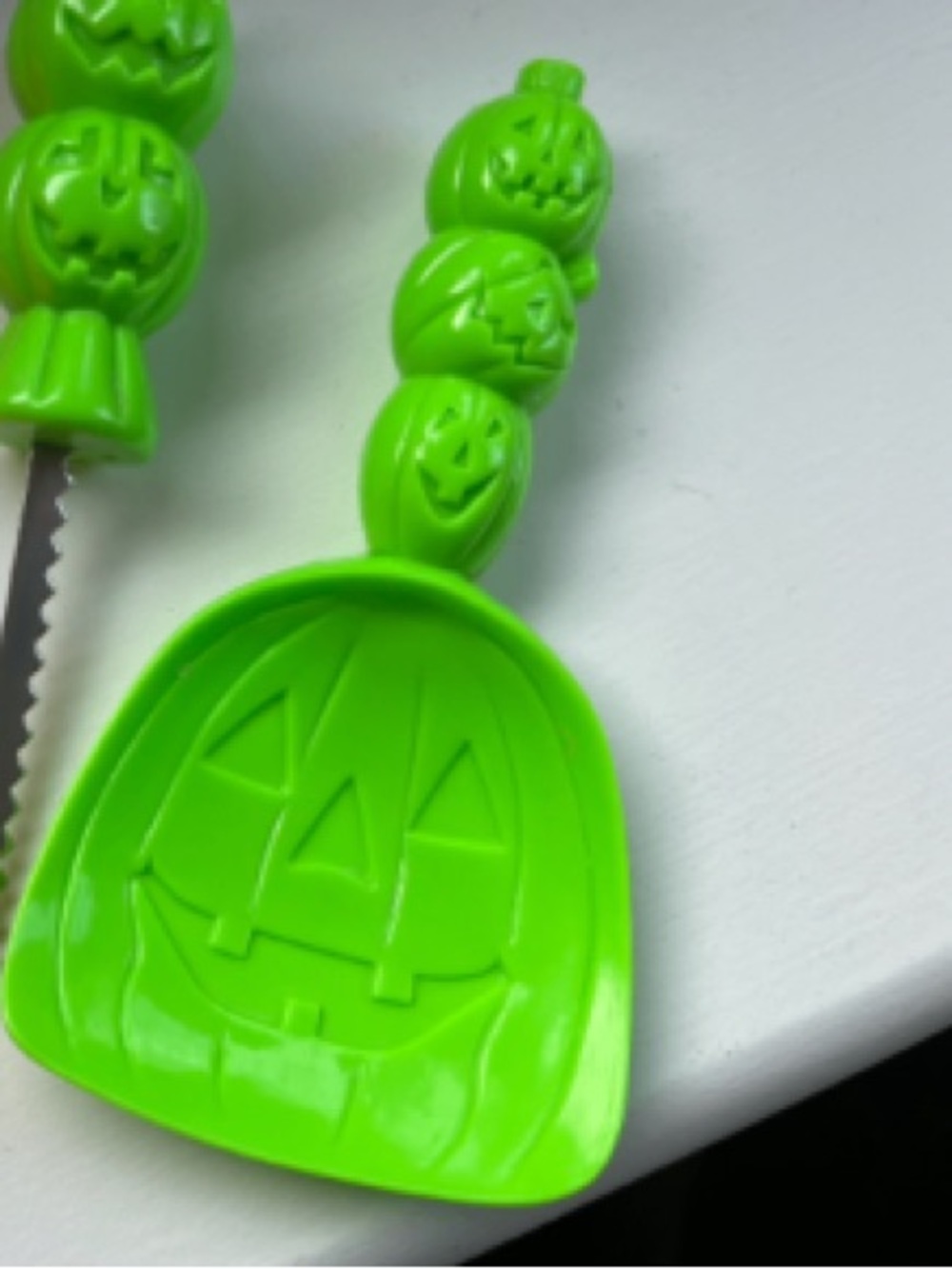 FREE w/ $10+ PURCHASE: Cheapark Family Pumpkin Carving Tool